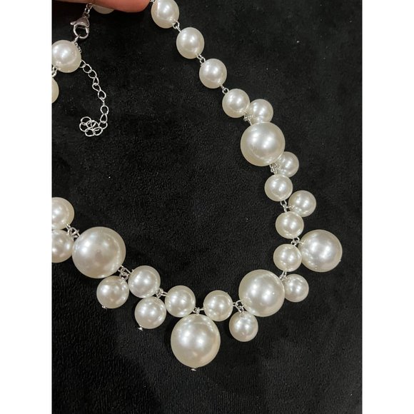 Big White pearl choker , white bead , chunky big white pearl off white shiny - Picture 4 of 9